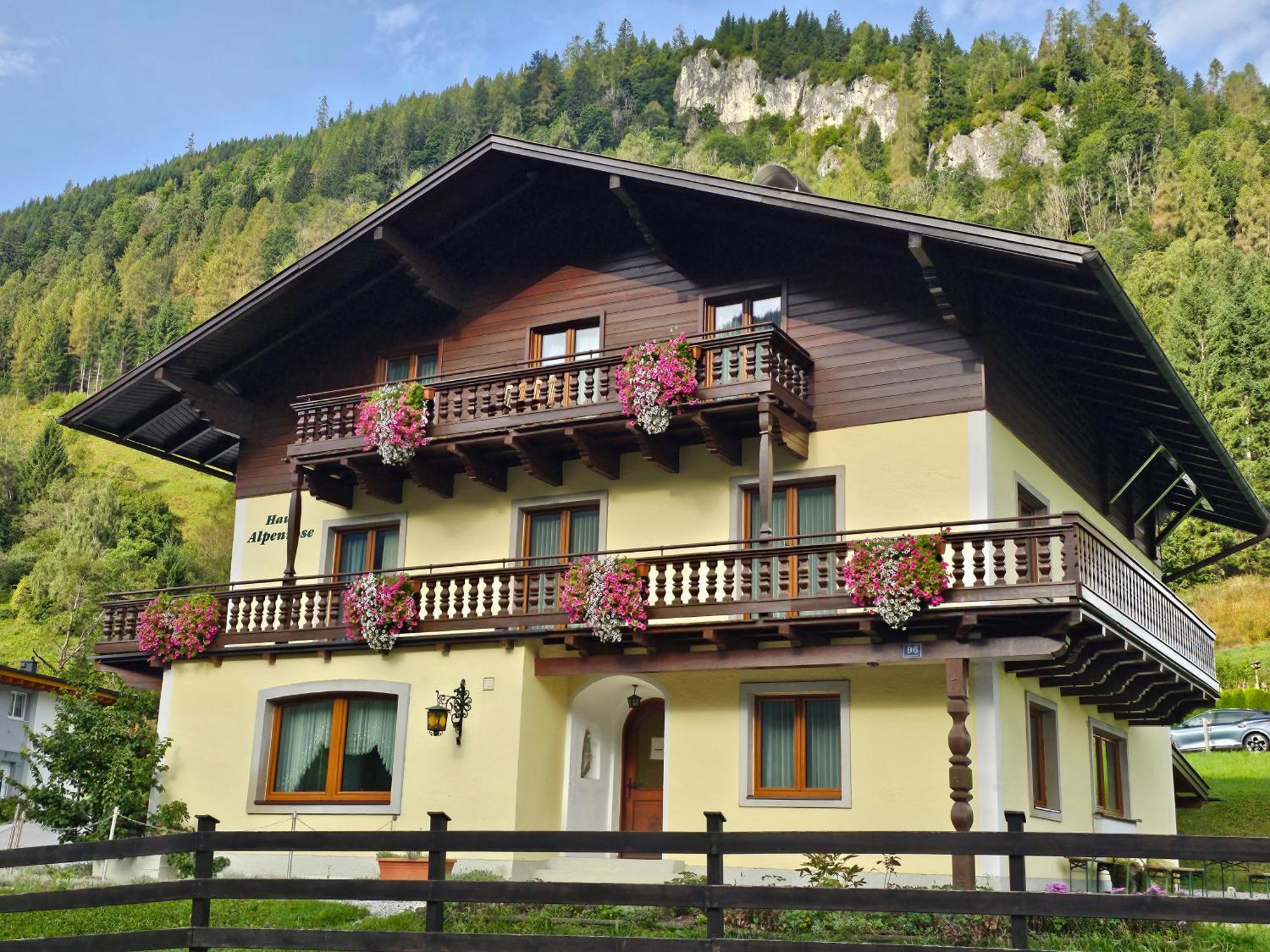 Alpenrose Holiday home Bruck an der Grossglocknerstrasse